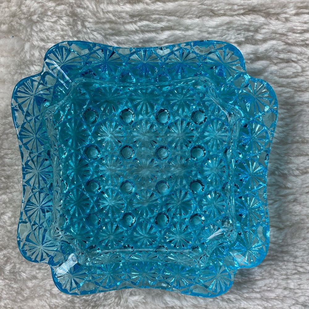 VINTAGE FENTON aqua ashtray daisy and button pattern 5-1/2” x 5-1/2”
